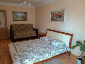Apartment on Livoberezna metro station